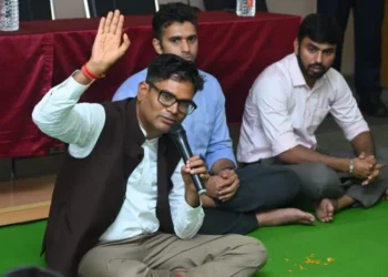 ‘नवगुरुकुल’ पहुंचकर वित्तमंत्री श्री ओ.पी.चौधरी ने प्रशिक्षण प्राप्त कर रही छात्राओं से किया संवाद