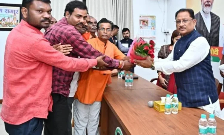 मुख्यमंत्री साय से ग्रैंडमास्टर प्रवीण महादेव थिप्से ने की सौजन्य भेंट