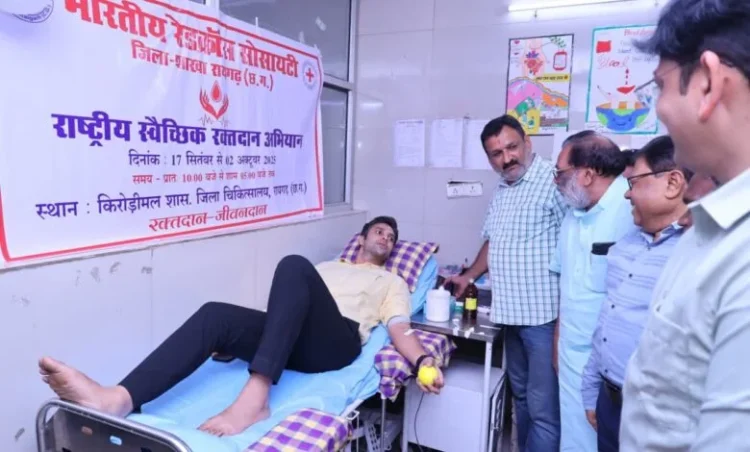 जिला चिकित्सालय रायगढ़ में हुआ रक्तदान शिविर, 53 यूनिट रक्त संग्रहित