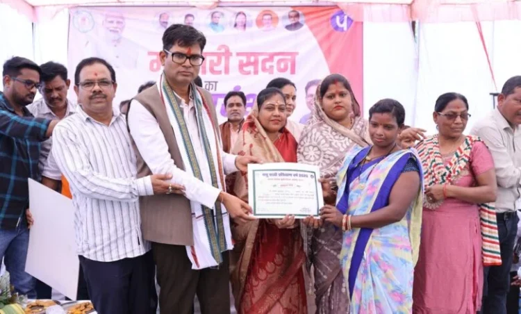 मुख्यमंत्री विष्णुदेव साय ने किया 51 महतारी सदनों का वर्चुअल लोकार्पण, रायगढ़ जिले में भी तीन महतारी सदन समर्पित