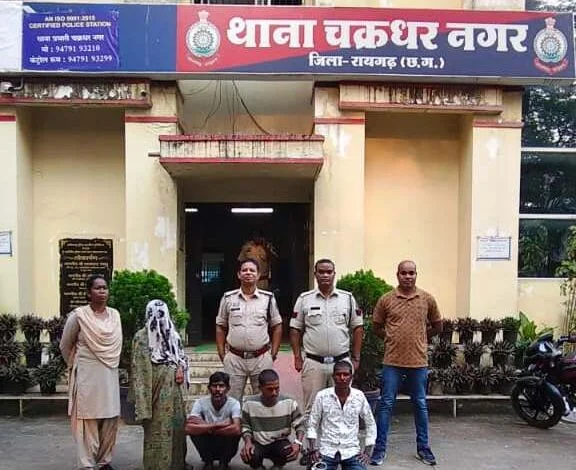 विवाहिता आत्महत्या मामले में चक्रधरनगर पुलिस की सख्त कार्रवाई, दुष्प्रेरण के आरोप में पति समेत चार ससुराली जेल भेजे गए