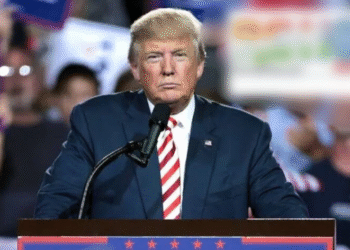 डोनाल्ड ट्रंप ने फिर फोड़ा टैरिफ बम, 1 अक्टूबर से अब दवाओं पर लगाया 100% टैरिफ, किचन कैबिनेट पर 50 और ट्रकों पर 30% टैरिफ…