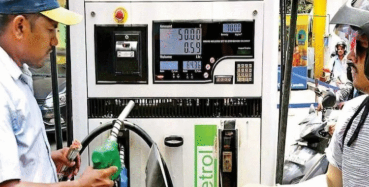 आम आदमी को बड़ा झटका; पेट्रोल 2 रुपए और डीजल 2.48 रुपए होगा महंगा! कल से होगा लागू…