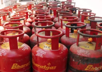 क्या आप अपने LPG डिस्ट्रीब्यूटर से नाराज? सर्विस पसंद न आए तो बदल सकते हैं कंपनी- चेक करें डिटेल्स…