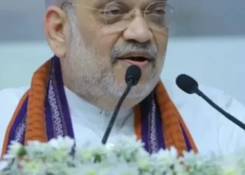 केन्द्रीय गृह एवं सहकारिता मंत्री अमित शाह ने कर्रेगुट्टालु पहाड़ी पर ‘ऑपरेशन ब्लैक फॉरेस्ट’ को सफलतापूर्वक अंजाम देने वाले सीआरपीएफ, छत्तीसगढ़ पुलिस, डीआरजीऔर कोबरा के जवानों से भेंट की और उन्हें सम्मानित किया