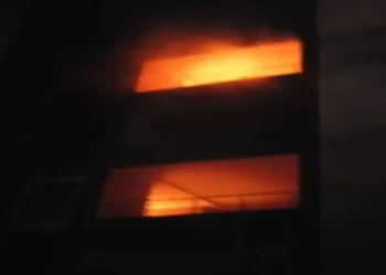 रायपुर में हादसा तीसरी मंजिल पर धुएं से मचा हड़कंप, बंद लिफ्ट में फंसे लोग पढ़े पूरी खबर