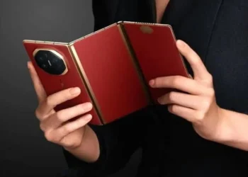 Huawei ने लॉन्च किया तीन बार मुड़ने बाला धांसू फोन, जानें कीमत और फीचर्स…