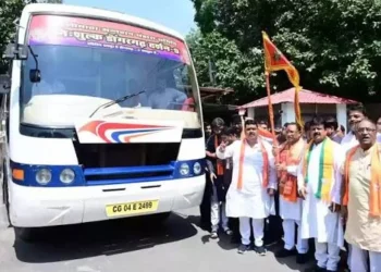 मां बम्लेश्वरी दर्शन हेतु CM साय ने चार बसों को दिखाई हरी झंडी, नि:शुल्क होगी बस सेवा…