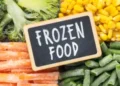 अगर आप Frozen Foods खाते हैं तो हो जाइए सावधान! हो सकती हैं ये बीमारियां