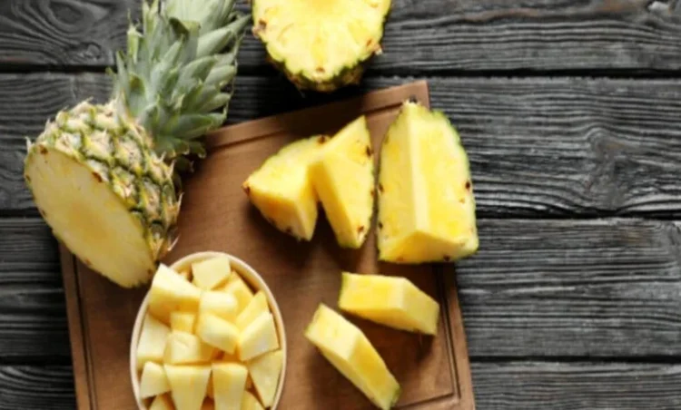 अनानास खाने से सेहत को मिलते हैं चौंकाने वाले फायदे, फटाफट कर लीजिए डाइट में शामिल