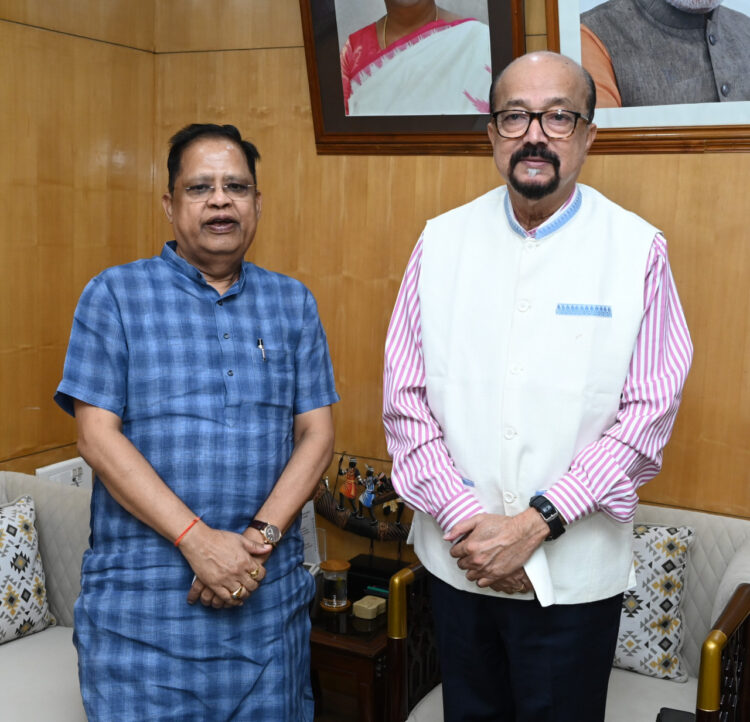 राज्यपाल  रमेन डेका से विधायक अमर अग्रवाल ने की सौजन्य मुलाकात