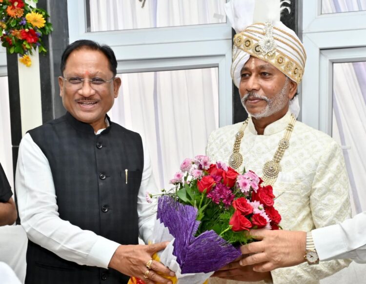 मुख्यमंत्री साय गुरु खुशवंत साहेब के गृहप्रवेश कार्यक्रम में हुए शामिल