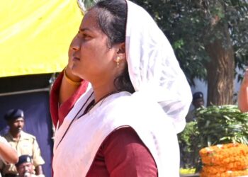 पुलिस स्मृति दिवस पर मंत्री श्रीमती लक्ष्मी राजवाड़े ने शहीद जवानों को दी श्रद्धांजलि
