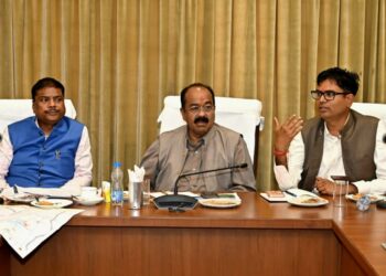 उप मुख्यमंत्री  अरुण साव ने वन एवं पर्यावरण मंत्री  केदार कश्यप और वित्त मंत्री ओ.पी. चौधरी के साथ राज्योत्सव व प्रधानमंत्री के नवा रायपुर प्रवास की तैयारियों की समीक्षा की