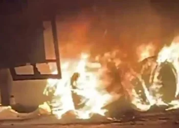 भीषण सड़क हादसा, ट्रेलर-स्कॉर्पियो की आमने-सामने भिड़ंत से जिंदा जल गए चार दोस्त…