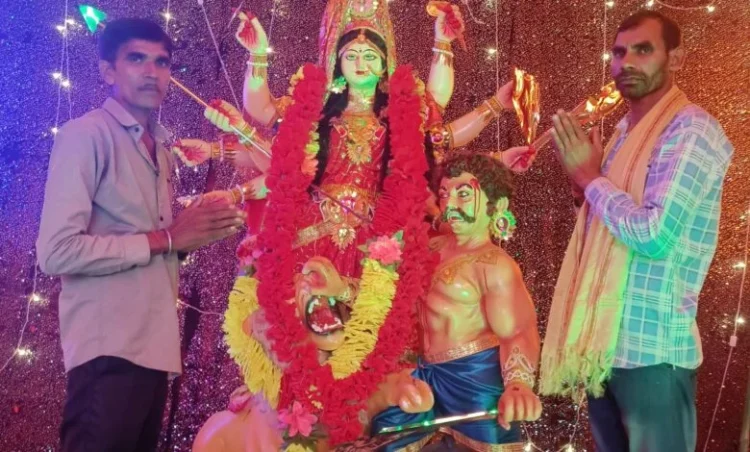 ग्राम पंचायत संगीतराई डीपापारा में भव्य रूप से किया गया नवरात्रि की पूजा और विसर्जन