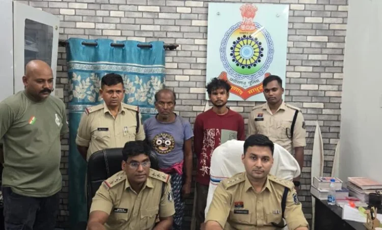 रायकेरा दोहरे हत्याकांड का 24 घंटे में खुलासा, घरघोड़ा पुलिस ने पिता की हत्या करने वाले बेटे समेत दो को किया गिरफ्तार