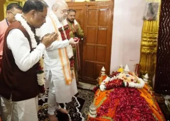 केंद्रीय गृह मंत्री अमित शाह और मुख्यमंत्री विष्णुदेव साय ने मां दंतेश्वरी की पूजा-अर्चना कर देश-प्रदेश की सुख-शांति, समृद्धि और खुशहाली का मांगा आशीर्वाद