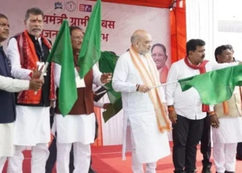 केंद्रीय गृह मंत्री अमित शाह ने मुख्यमंत्री ग्रामीण बस योजना का किया शुभारंभ