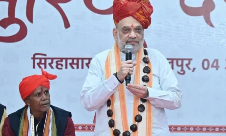 मुरिया दरबार में शामिल हुए केंद्रीय गृह मंत्री अमित शाह, मांझी-चालकी से किया सीधा संवाद