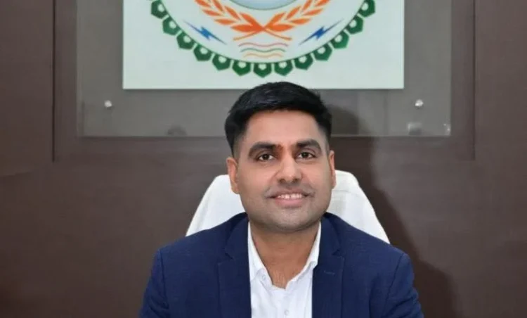 जिले के नवपदस्थ कलेक्टर जितेन्द्र यादव ने किया कार्यभार ग्रहण