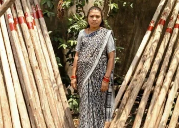 सेंट्रिंग प्लेट्स से मिला दी रश्मि के सपनों को सहारा