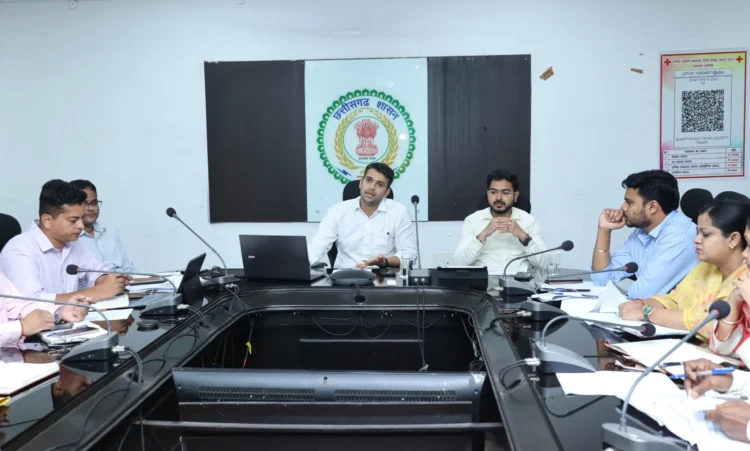 सीएम कॉन्फ्रेंस के निर्देशों का अक्षरशः पालन सुनिश्चित करें-कलेक्टर मयंक चतुर्वेदी