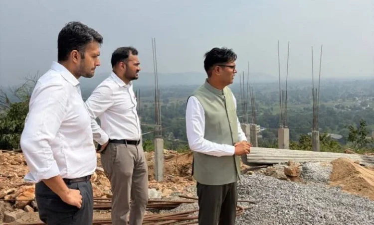 वित्त मंत्री ओ.पी.चौधरी ने किया गजमार पहाड़ स्थित हनुमान मंदिर परिसर के सौंदर्यीकरण कार्यों का निरीक्षण