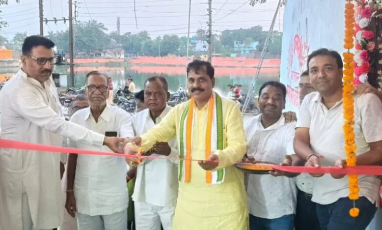 नगर पंचायत अध्यक्ष हरिकिशोर चन्द्रा ने किया सामुदायिक भवन का लोकार्पण