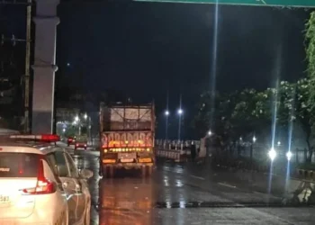 रायगढ़ में भारी वाहनों की मनमानी जारी नो एंट्री में लगभग 1 करोड़ से अधिक का चालान, पिछले साल की तुलना में 7 गुना ज्यादा कार्रवाई फिर भी ट्रैफिक पुलिस बदनाम