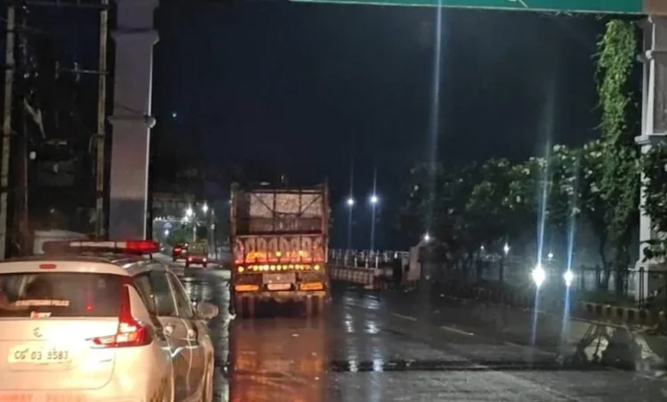 रायगढ़ में भारी वाहनों की मनमानी जारी नो एंट्री में लगभग 1 करोड़ से अधिक का चालान, पिछले साल की तुलना में 7 गुना ज्यादा कार्रवाई फिर भी ट्रैफिक पुलिस बदनाम