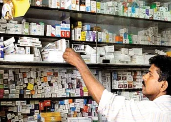 छत्तीसगढ़ के इस जिले में कलेक्टर के निर्देश पर मेडिकल दुकान को किया गया सील, जाने क्या है पूरा मामला?