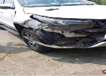 जन्मदिन पर बाल-बाल बचे स्वास्थ्य मंत्री श्याम बिहारी जायसवाल, ट्रक से टकराई कार