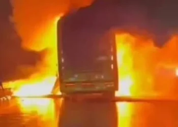 दर्दनाक हादसा, बस में भीषण आग लगने से 24 यात्रियों की जिंदा जलकर मौत…