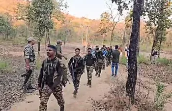 छत्तीसगढ़ में नक्सलियों की कायराना करतूत, धारदार हथियार से दो ग्रामीणों को मार डाला