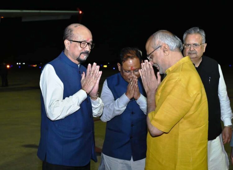 उपराष्ट्रपति  राधाकृष्णन को एयरपोर्ट में दी गई बिदाई