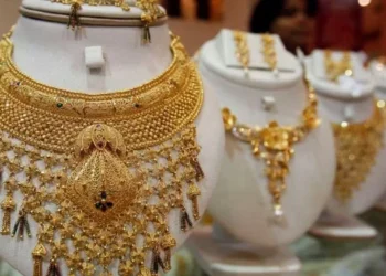 सोने के रेट में अचानक आई गिरावट.. खरीदी करने का शानदार मौका, जानिए आज का लेटेस्ट रेट
