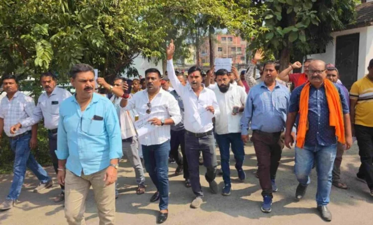 छठ आस्था का अपमान: रायगढ़ में उबाल, टिल्लू शर्मा पर FIR — आरोपी फरार