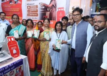 राज्योत्सव समारोह में वित्त मंत्री ओ.पी.चौधरी ने विभिन्न विभागों के स्टालों का किया अवलोकन