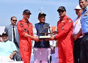 राज्योत्सव पर वायु सेना की टीम का रोमांचक एयर शो, सेंध जलाशय के ऊपर आसमां में गूंजा ‘जय जोहार’ और ‘छत्तीसगढ़िया सबले बढ़िया’