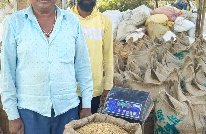 मुख्यमंत्री विष्णु देव साय के नेतृत्व में प्रदेश के किसानों से समर्थन मूल्य पर धान खरीदी का सिलसिला शुरू