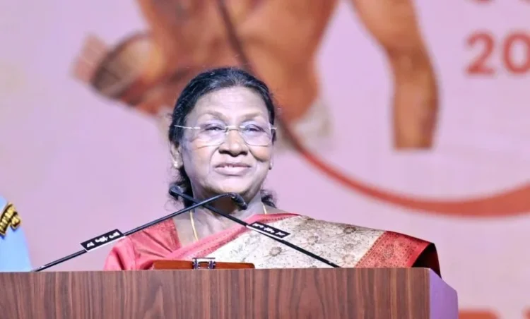 राष्ट्रपति ने अंबिकापुर, छत्तीसगढ़ में ‘जनजातीय गौरव दिवस’ समारोह में गरिमामयी उपस्थिति दर्ज कराई