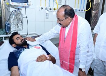 उप मुख्यमंत्री अरुण साव रेल हादसे में घायल लोगों से मिले…