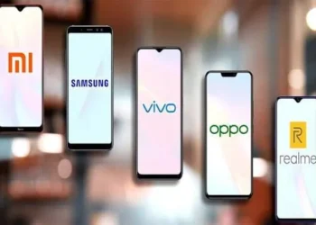 Smartphone खरीदने का प्लान करने वालों के लिए बड़ी खबर, अचानक बढ़ रही है Samsung, Xiaomi, Oppo, Vivo के फोन की कीमत, जानें कारण