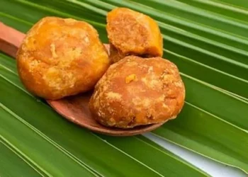 सर्दियों में गुड़ खाने से शरीर को मिलते हैं 5 बड़े फायदे, जानें सेवन का सही तरीका