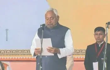 नीतीश कुमार ने 10वीं बार मुख्यमंत्री पद की ली शपथ, रामकृपाल यादव समेत 26 मंत्रियों ने भी ली शपथ