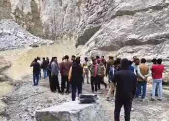 खनन के दौरान बड़ा हादसा, पत्थर काटते समय चट्टान गिरने से 14 से अधिक मजदूर दबे..