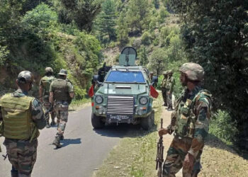 नए साल पर जम्मू-कश्मीर में हमले की आशंका, 100 से ज्यादा आतंकवादी घुसपैठ की फिराक में