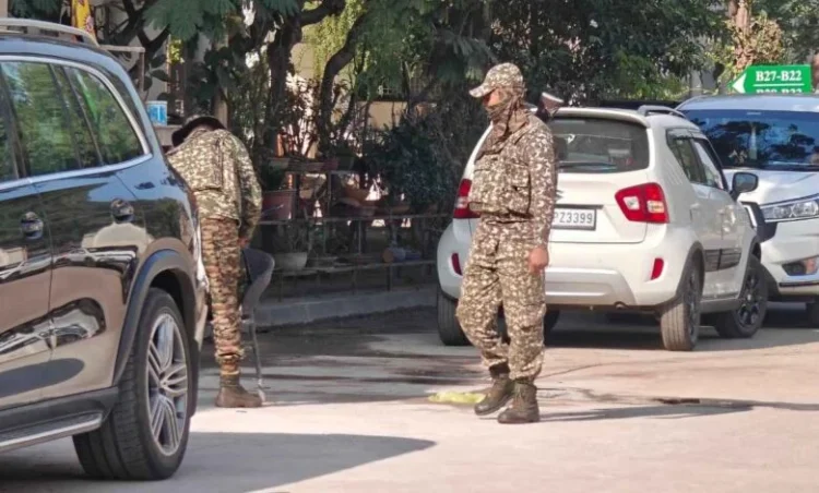 छत्तीसगढ़ में आयकर विभाग की ताबड़तोड़ कार्रवाई, लोहा कारोबारियों के 40 ठिकानों पर एक साथ छापा.. 100 से ज्यादा CRPF जवान शामिल