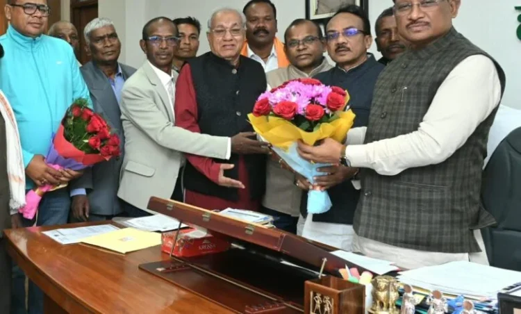 मुख्यमंत्री साय से अखिल भारतीय राष्ट्रीय महासभा हल्बा हल्बी आदिवासी समाज के प्रतिनिधि मंडल के सदस्यों ने सौजन्य मुलाकात की